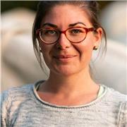 Französisches Abitur, Muttersprache deutsch, sehr viel Erfahrung im pädagogischen Bereich, systemischer Coach und Berater